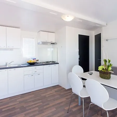 Kastanija Mobile Homes Hotel 2*