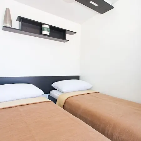 Kastanija Mobile Homes Hotel 2*