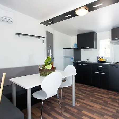 Kastanija Mobile Homes 2*