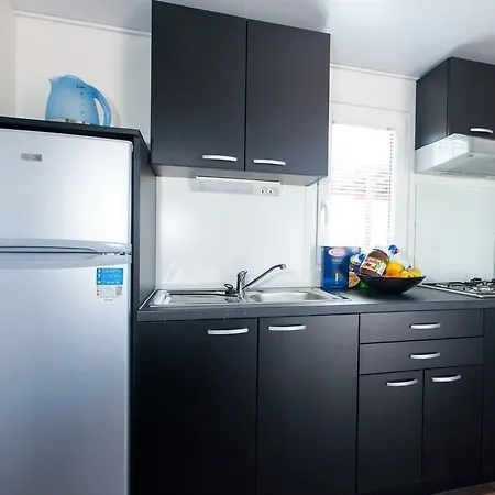 Hotel Kastanija Mobile Homes 2*